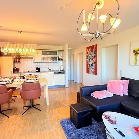Panorama-uebernachtungen - 4 Sterne Dtv - Eigene Terrasse Mit Garten - Infrarot-sauna Mit Dampfbad * Biberach an der Riß
